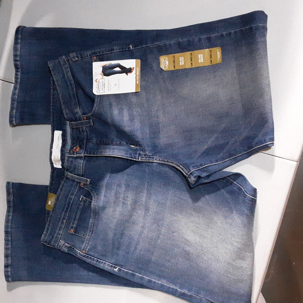 Levi's women's NWT signature jeans size 16M